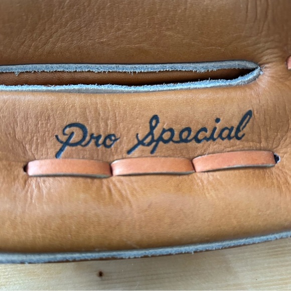 Vintage 1988 DR Baseball Glove-Right handed - Picture 4 of 7